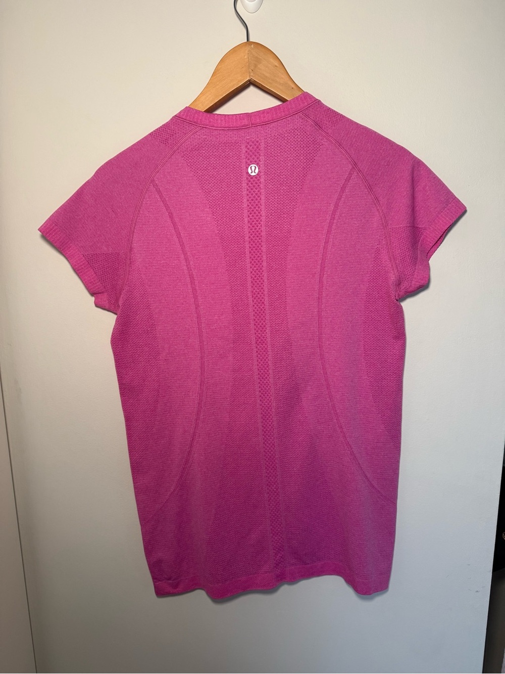 Lululemon Run Swiftly Tech Short Sleeve Heathered Raspberry - Picture 4 of 5
